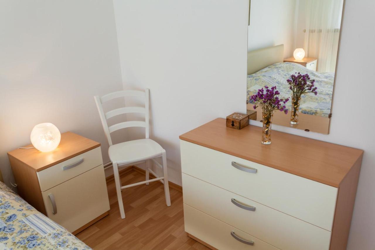 Apartment Maria Малинска Екстериор снимка