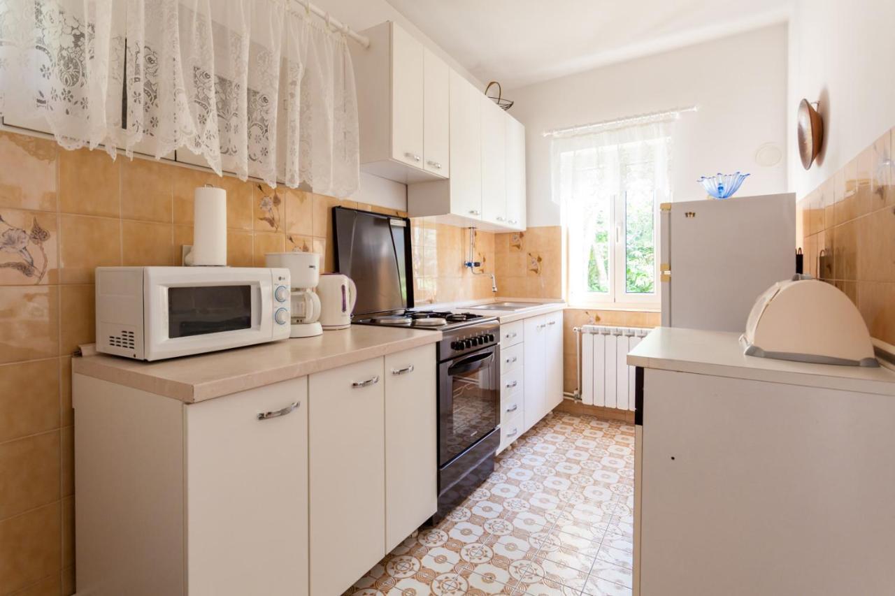 Apartment Maria Малинска Екстериор снимка