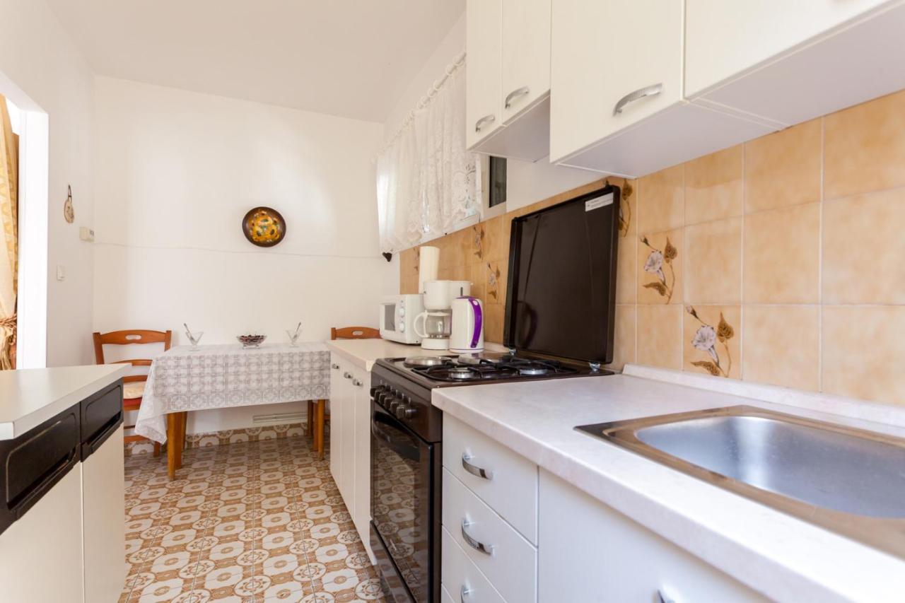 Apartment Maria Малинска Екстериор снимка