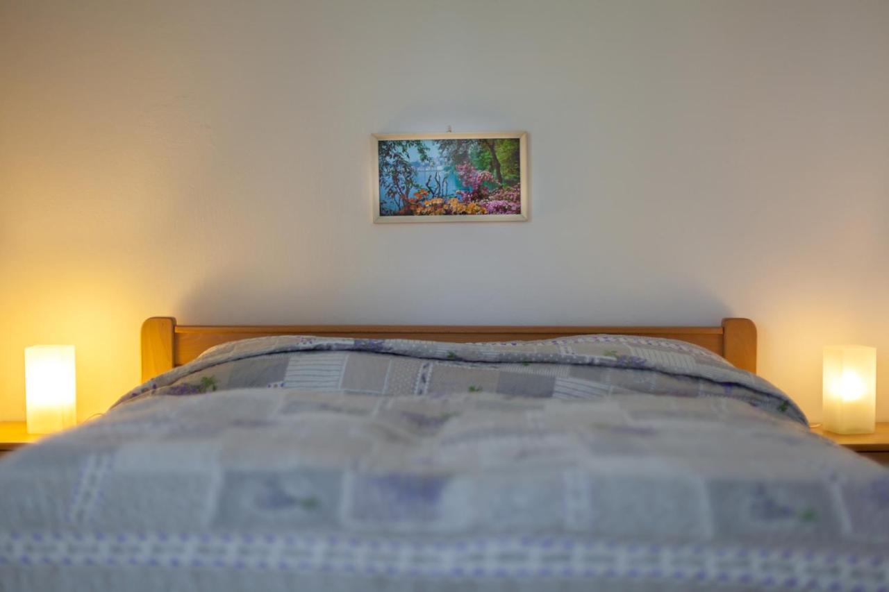 Apartment Maria Малинска Екстериор снимка
