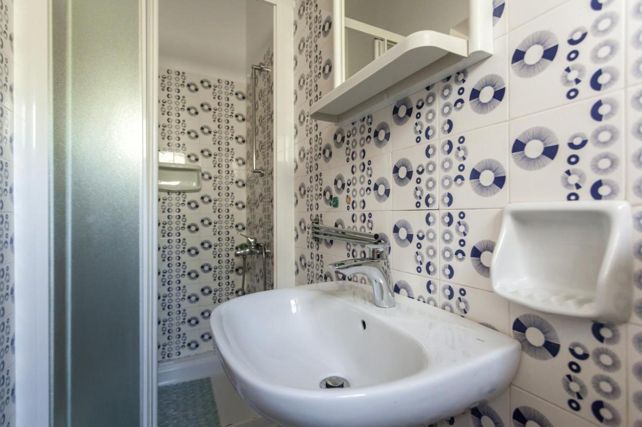 Apartment Maria Малинска Екстериор снимка