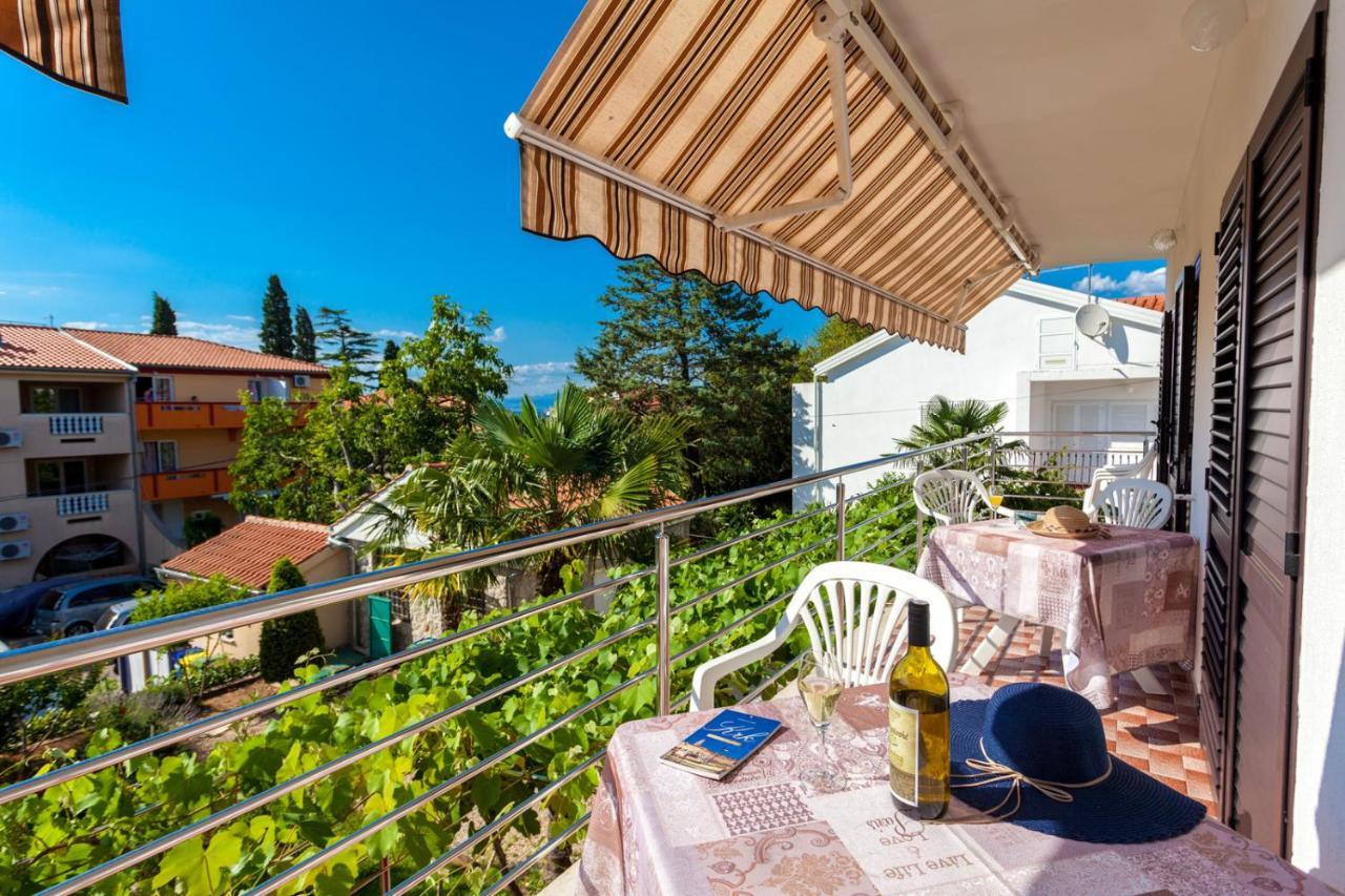 Apartment Maria Малинска Екстериор снимка