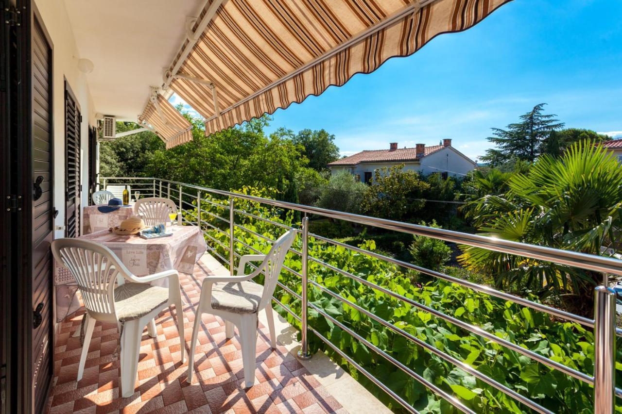 Apartment Maria Малинска Екстериор снимка